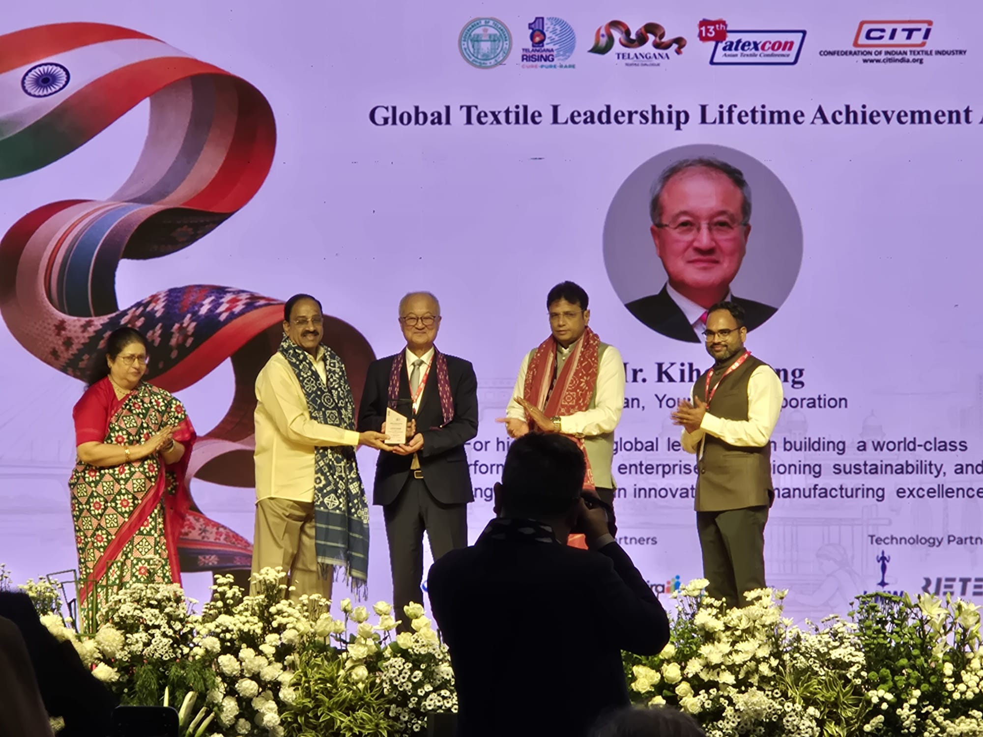 영원무역그룹 성기학 회장, 인도서 ‘글로벌 섬유 리더십 평생 공로상’ 수상